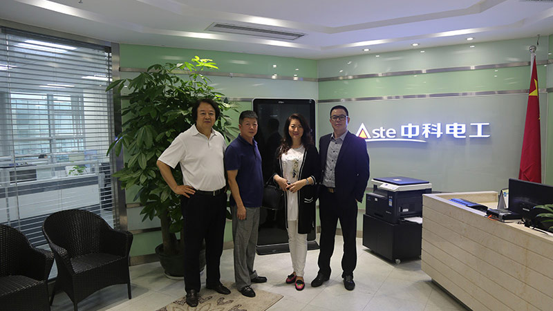 Liu Jianyun, President of Shenzhen Jianyi Group, and Ms. Zhang Ping, Chairman of the Low-Carbon Industry Investment Association visited Zhongke Electric